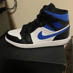 Jordan retro 1 mens sizes 8.5 and a couple womens 9.5 and 10.5